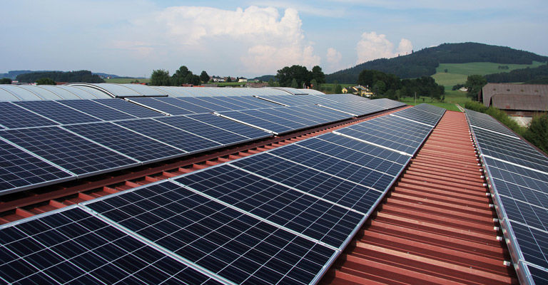 Artikelbild im Photovoltaik-Blog zu: Dach vermieten – Nutzen Sie ihr Firmengelände clever!